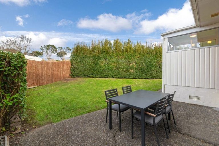 Photo of property in 2/110 Hillside Road, Glenfield, Auckland, 0627