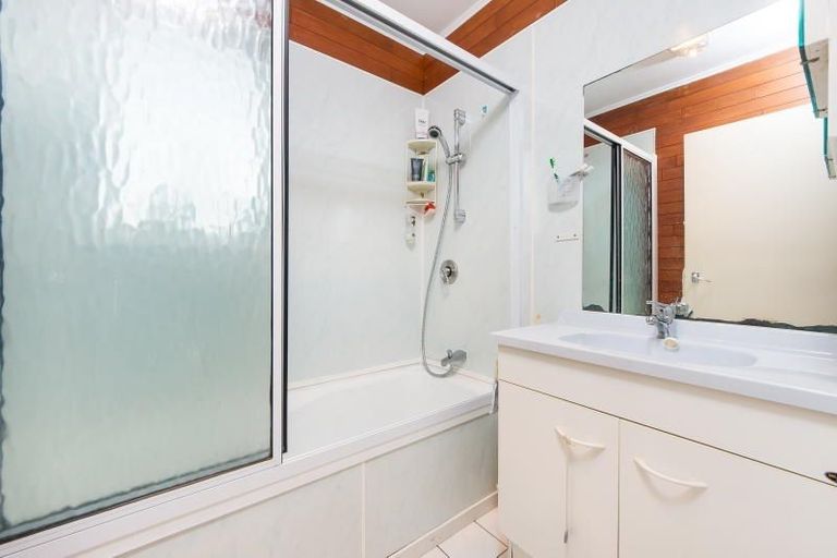 Photo of property in 110 Farquhar Road, Glendene, Auckland, 0602