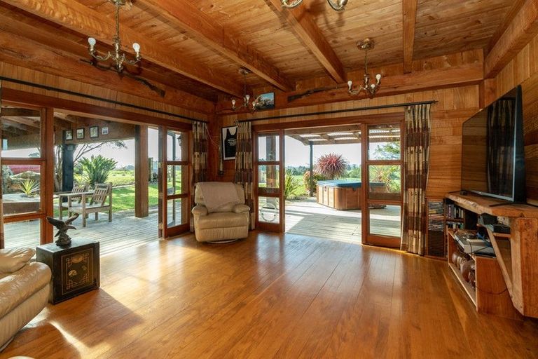 Photo of property in 240 Te Pahu Road, Te Pahu, 3285