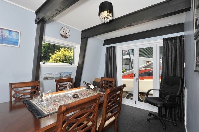 Photo of property in 37b London Road, Korokoro, Lower Hutt, 5012