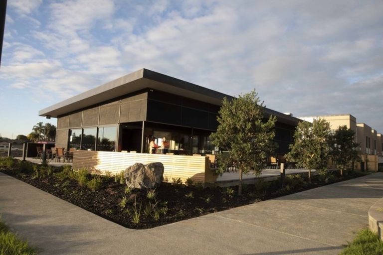 Photo of property in 6 Pepene Avenue, Takanini, 2112