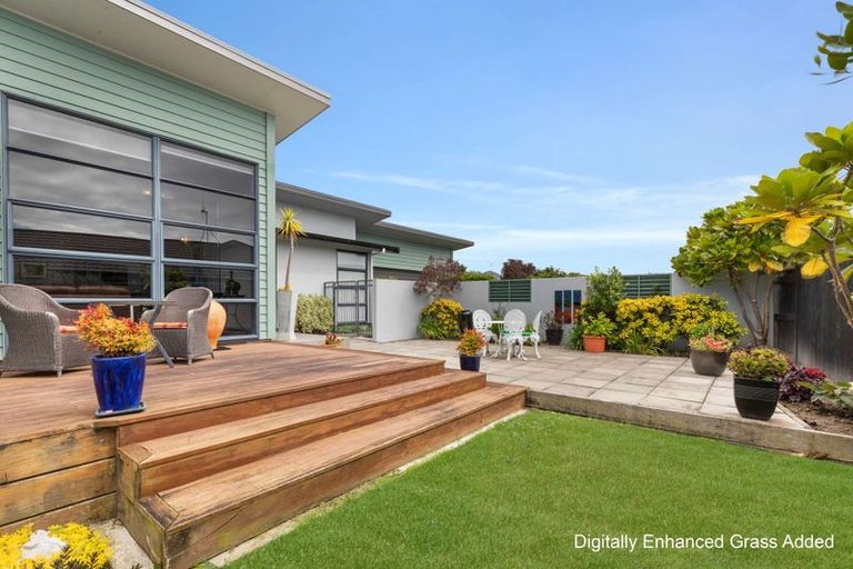 Photo of property in 107 Ruapehu Drive, Fitzherbert, Palmerston North, 4410