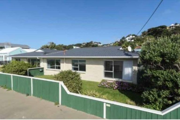 Photo of property in 73 Marine Parade, Seatoun, Wellington, 6022