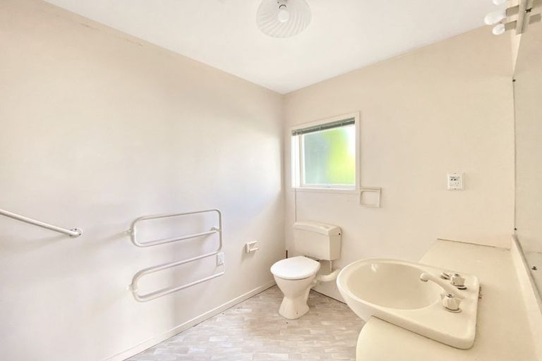 Photo of property in 20 Galaxy Drive, Mairangi Bay, Auckland, 0630