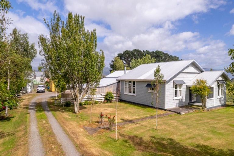 Photo of property in 2532 Lake Ferry Road, Pirinoa, Featherston, 5772