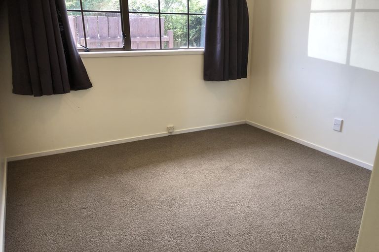 Photo of property in 9 Denarius Lane, Glendene, Auckland, 0602