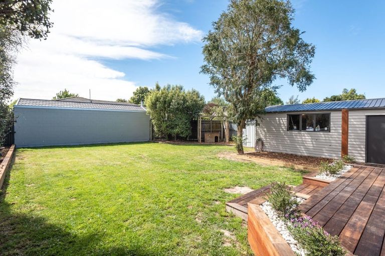 Photo of property in 52 Woodend Road, Woodend, 7610