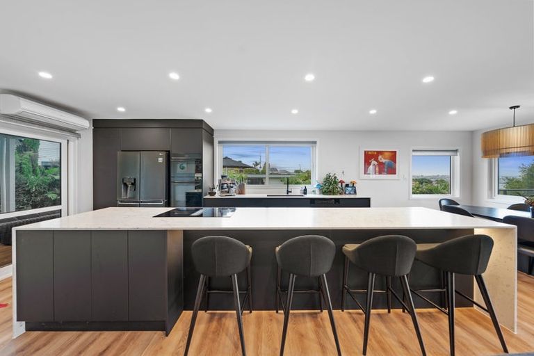 Photo of property in 132 Porritt Avenue, Chatswood, Auckland, 0626