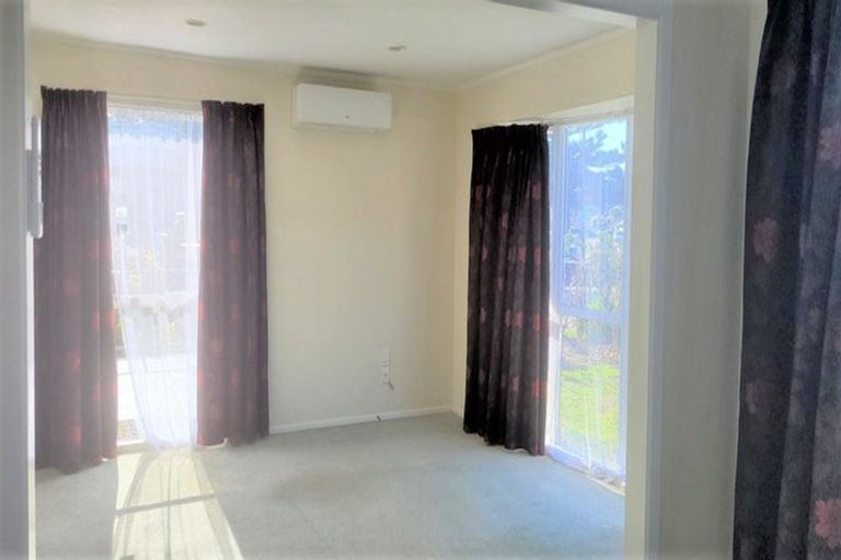 Photo of property in 28 Cambridge Street, Tawa, Wellington, 5028