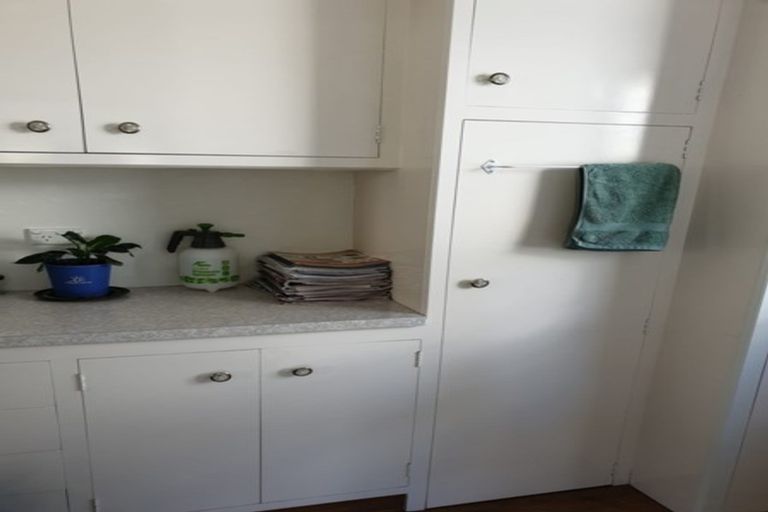 Photo of property in 20 Broadway, Picton, 7220