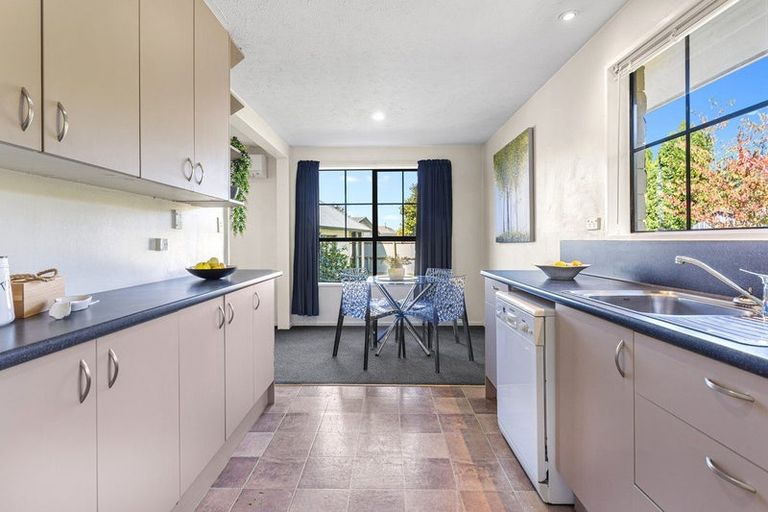 Photo of property in 137 Hawthornden Road, Avonhead, Christchurch, 8042