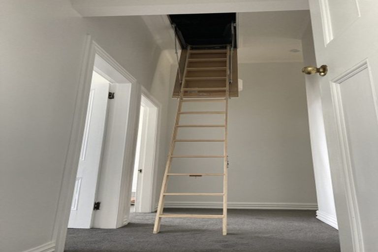 Photo of property in 31 Scarborough Terrace, Mount Victoria, Wellington, 6011