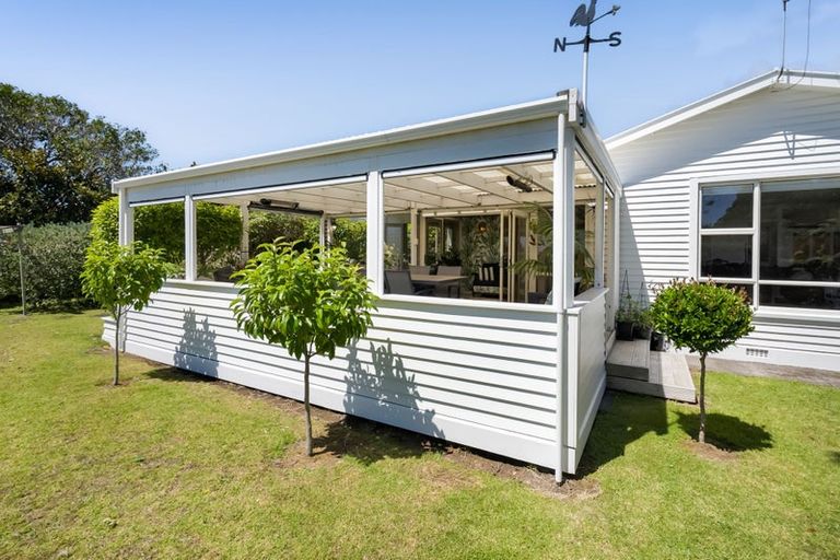 Photo of property in 22 Awanui Street, Merrilands, New Plymouth, 4312