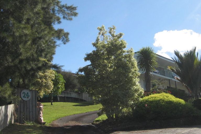 Photo of property in 24 Okareka Place, Pakuranga Heights, Auckland, 2010