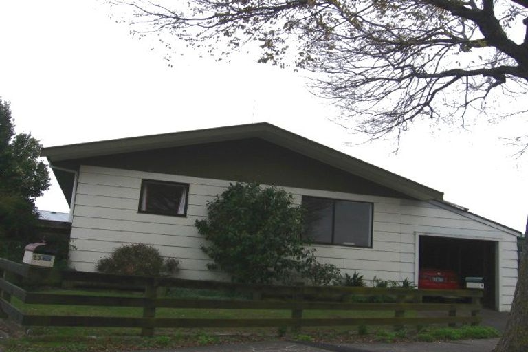 Photo of property in 23a Rosedale Crescent, Cloverlea, Palmerston North, 4412