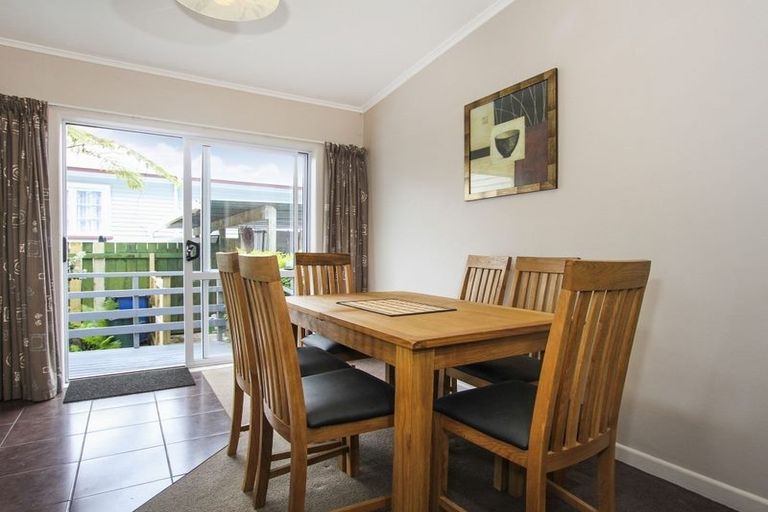 Photo of property in 3/59 Woodside Road, Massey, Auckland, 0614