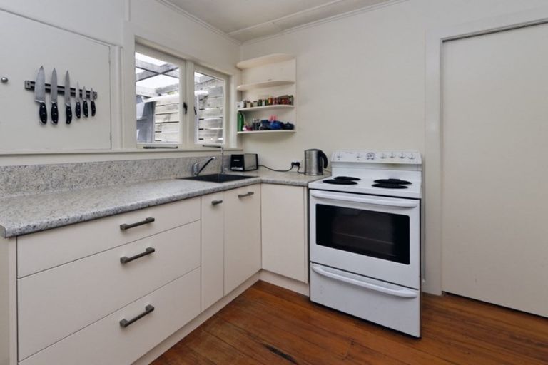 Photo of property in 52 Beach Valley Road, Piha, New Lynn, 0772