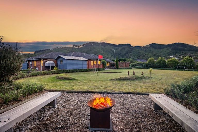 Photo of property in 76 Kirton Drive, Riverstone Terraces, Upper Hutt, 5018