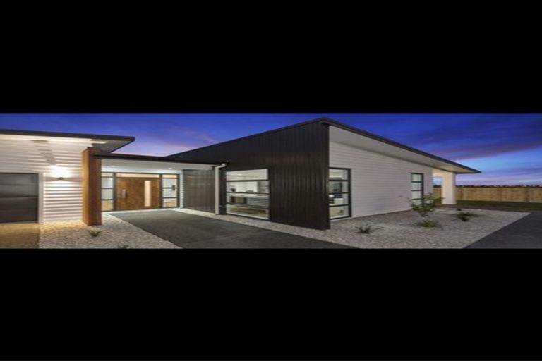 Photo of property in 9 Waireka Road, Rototuna North, Hamilton, 3210