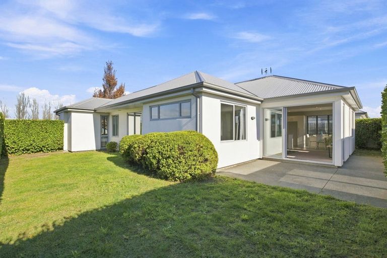 Photo of property in 8 Caulfield Avenue, Halswell, Christchurch, 8025