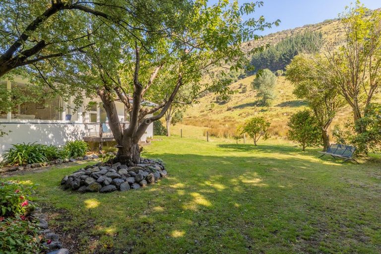 Photo of property in 15 Factory Road, Little Akaloa, 7583