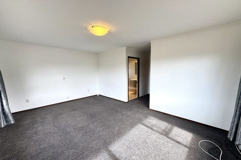 Photo of property in 60 Porritt Avenue, Chatswood, Auckland, 0626