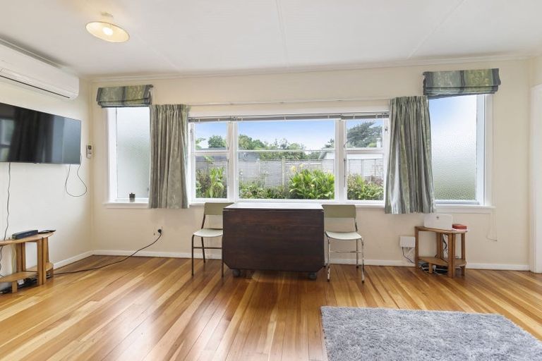 Photo of property in 15 The Avenue, Otaki Beach, Otaki, 5512