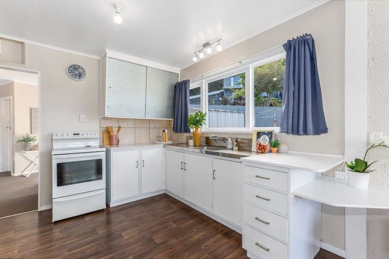 Photo of property in 43 Petrie Street, Wainuiomata, Lower Hutt, 5014