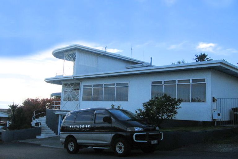 Photo of property in 121 Chaucer Road, Hospital Hill, Napier, 4110