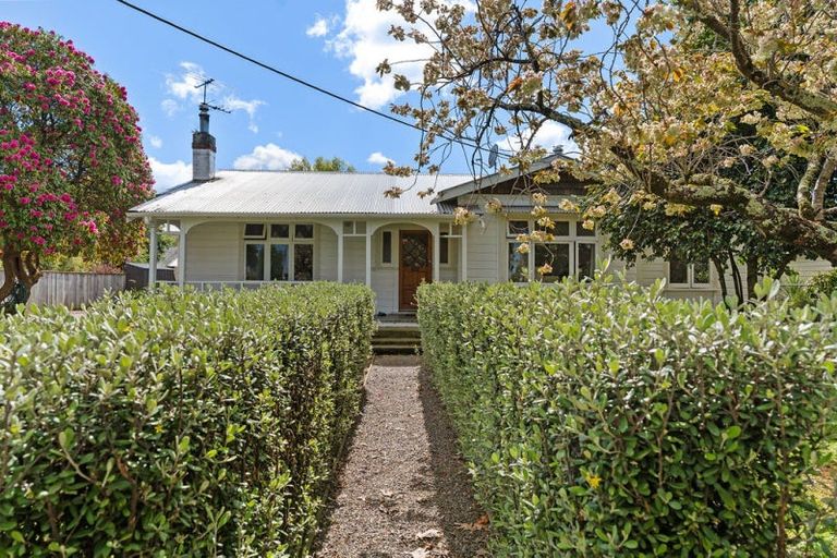 Photo of property in 63 Park Road, Carterton, 5713