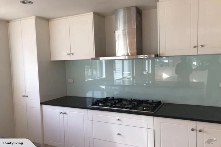 Photo of property in 4 Ballyboe Place, Pinehill, Auckland, 0632