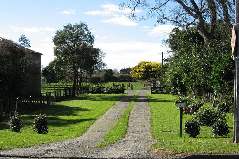 Photo of property in 5 Calico Line, Marton, 4710