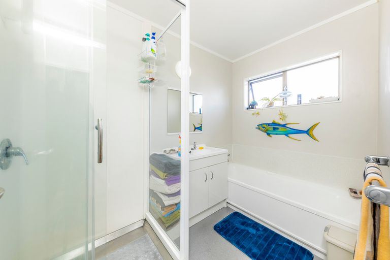 Photo of property in 2/553 Weymouth Road, Weymouth, Auckland, 2103