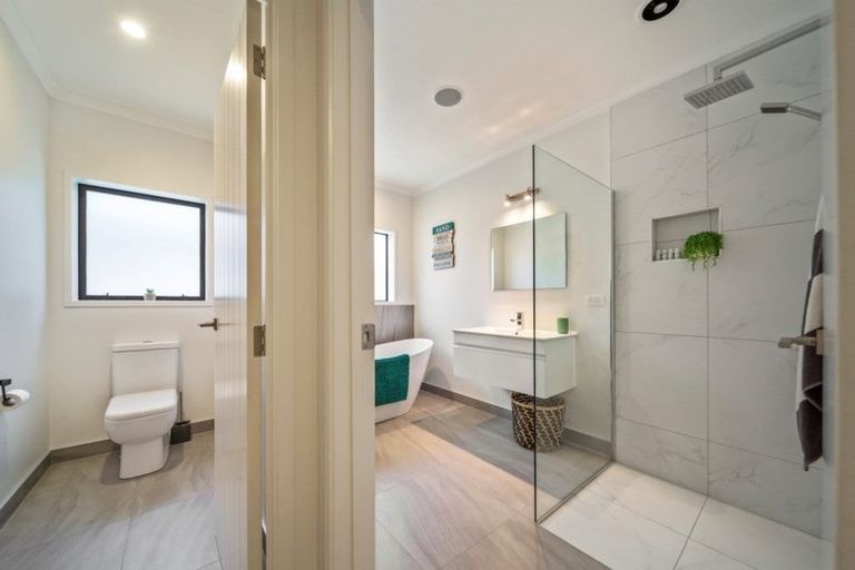 Photo of property in 5a Tupuhi Place, Highlands Park, New Plymouth, 4312