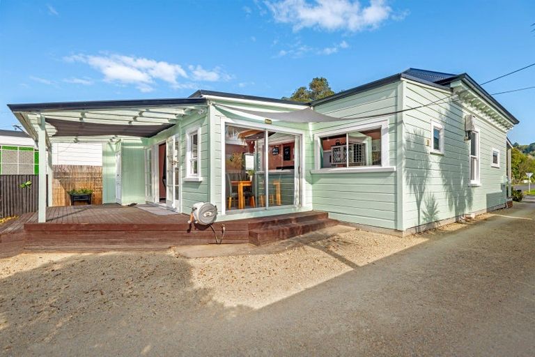 Photo of property in 16 Rutene Road, Kaiti, Gisborne, 4010