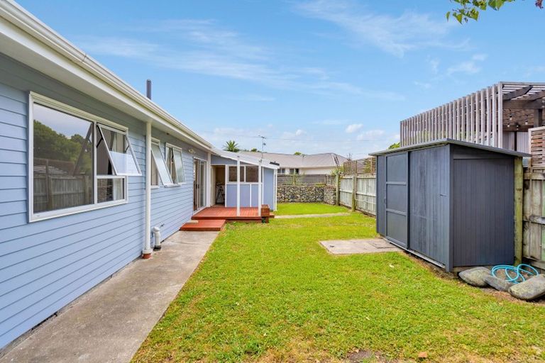 Photo of property in 23 Greenaway Road, Waikanae, 5036