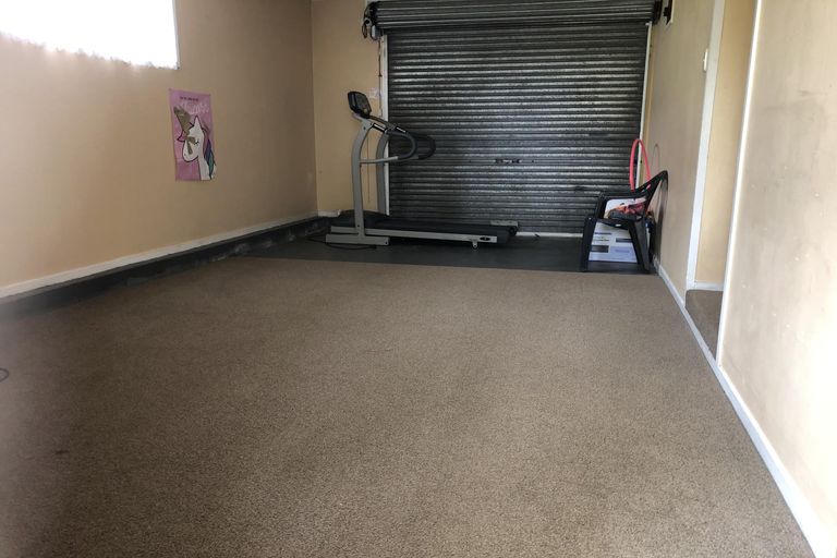 Photo of property in 9 Denarius Lane, Glendene, Auckland, 0602