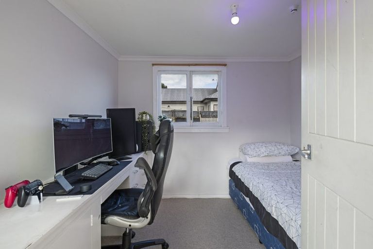 Photo of property in 6 Wood Street, Takaro, Palmerston North, 4410