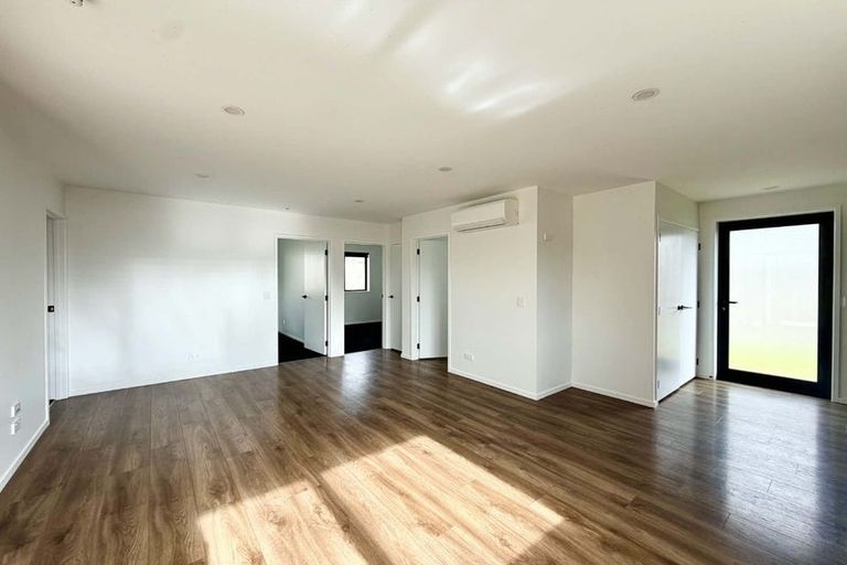 Photo of property in 6 Banks Street, Marfell, New Plymouth, 4310