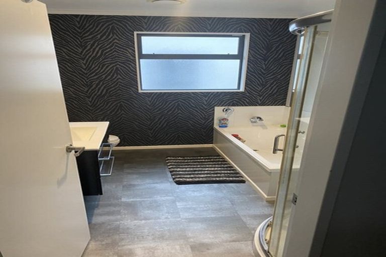 Photo of property in 12 The Bollard, Whitby, Porirua, 5024