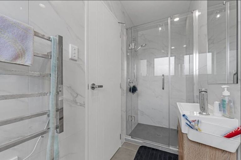 Photo of property in 9d Epping Road, Henderson, Auckland, 0610