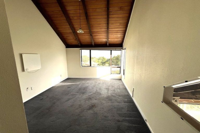 Photo of property in 22 Goodwood Drive, Goodwood Heights, Auckland, 2105