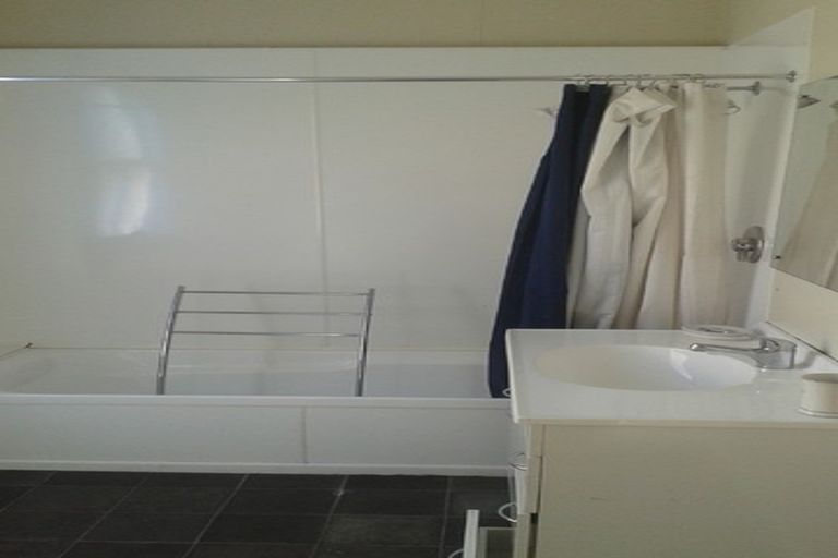 Photo of property in 11 Berry Street, Gisborne, 4010