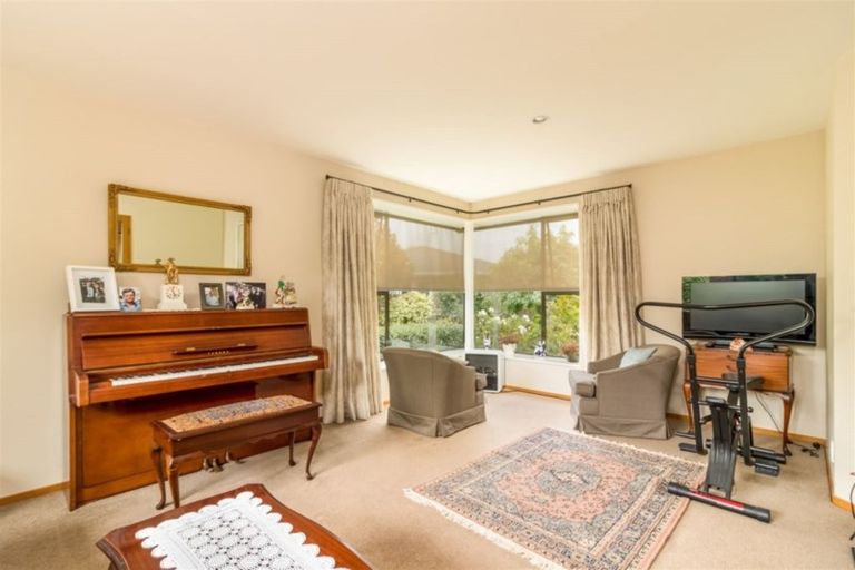 Photo of property in 9 Algie Place, Avonhead, Christchurch, 8042