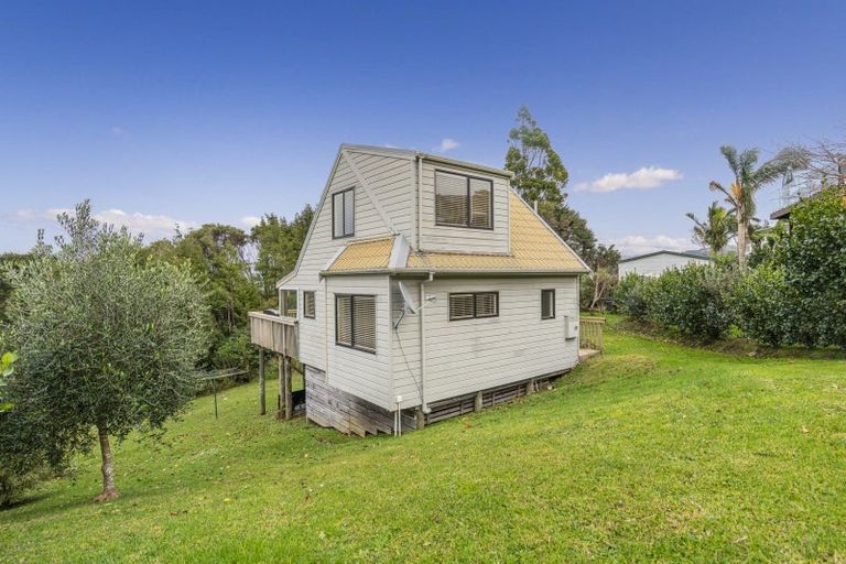 Photo of property in 16 Rabbit Way, Whitianga, 3510