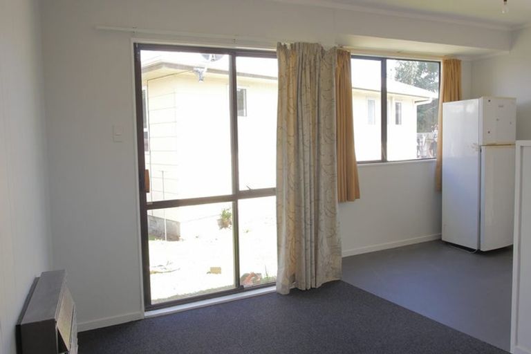 Photo of property in 24 Lyndale Place, Kelvin Grove, Palmerston North, 4414