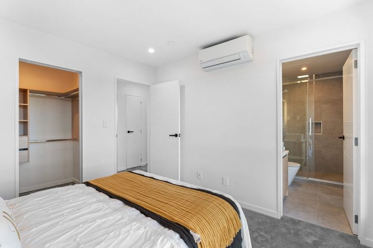 Photo of property in 8b Rowan Terrace, Te Atatu South, Auckland, 0610