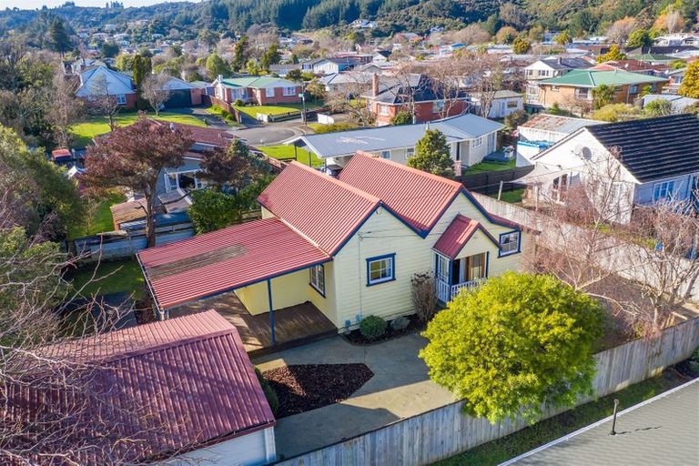 Photo of property in 5 Mangaroa Hill Road, Clouston Park, Upper Hutt, 5018