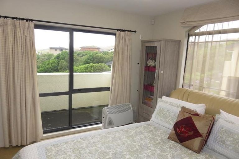 Photo of property in 49 Kentwood Drive, Woodridge, Wellington, 6037