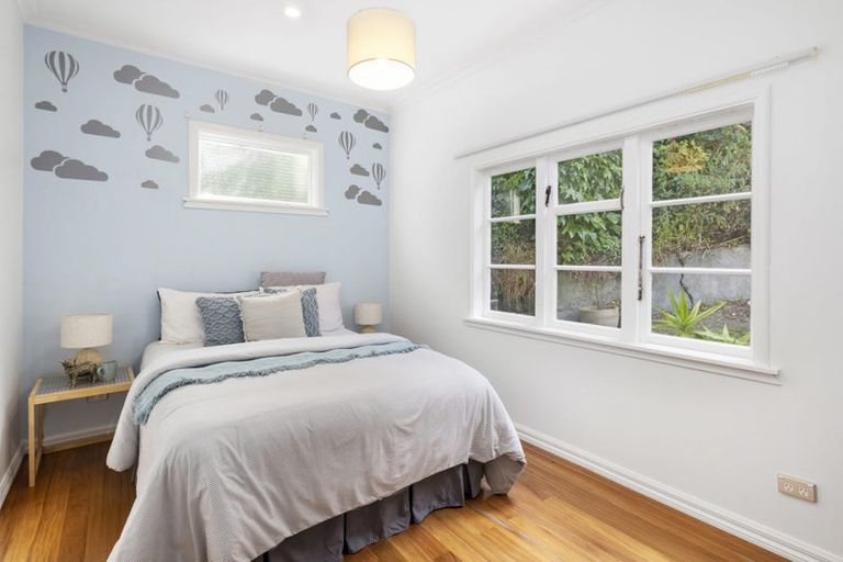 Photo of property in 35 Nevay Road, Miramar, Wellington, 6022